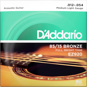 Juego de Cuerdas Daddario EZ920 Medium Light .012–.054, aleación 85/15 Bronze, tono brillante duradero