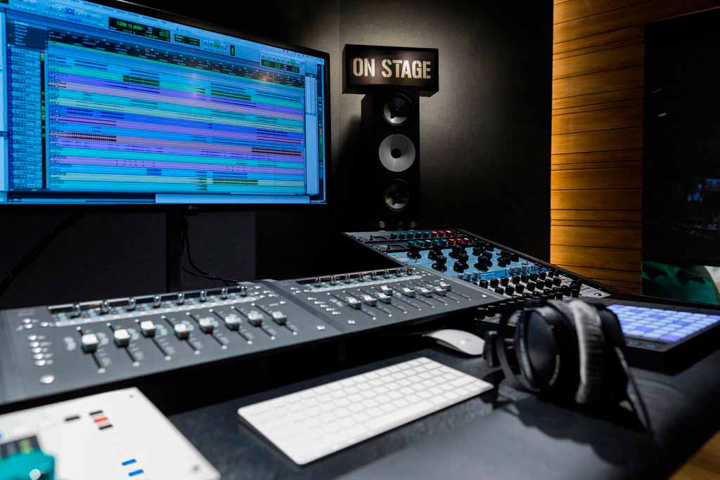 Estudio mastering profesional dedicado a realizar pistas audios de cualquier tipo de instrumentos de musica del regional mexicano