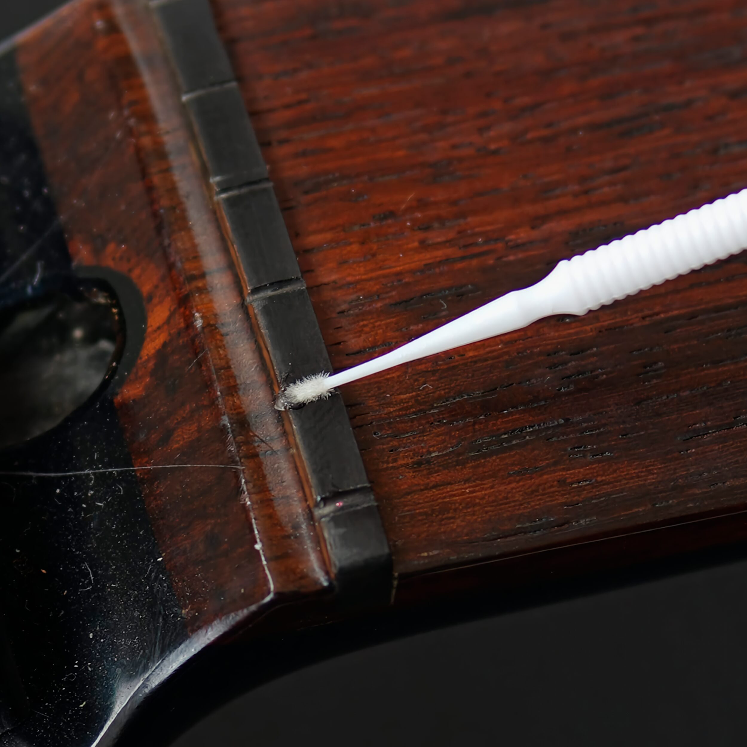 Lubricante P/ Cuerdas Guitarra Music Nomad MN106 para mejorar afinación y reducir desgaste.