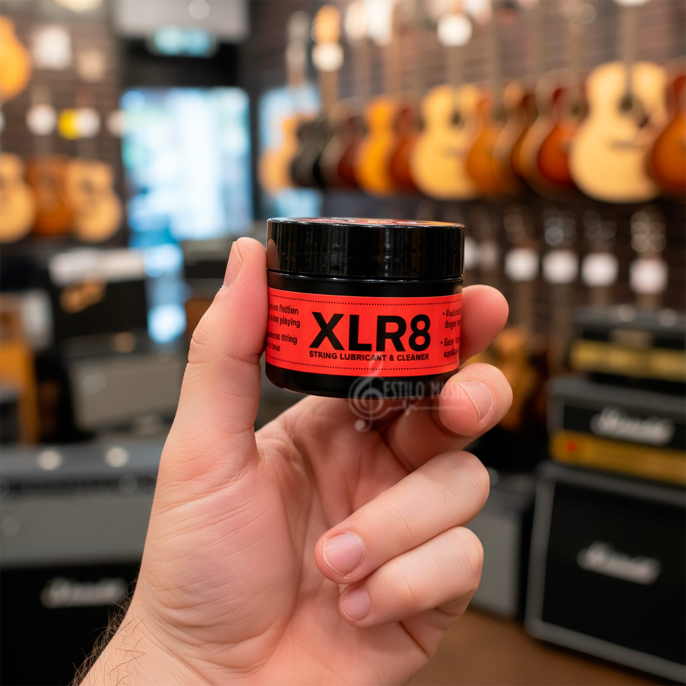 Limpiador De Cuerdas Daddario Pw-xlr8-01 con aplicador lubricante para guitarra y bajo, modelo PW-XLR8-01.