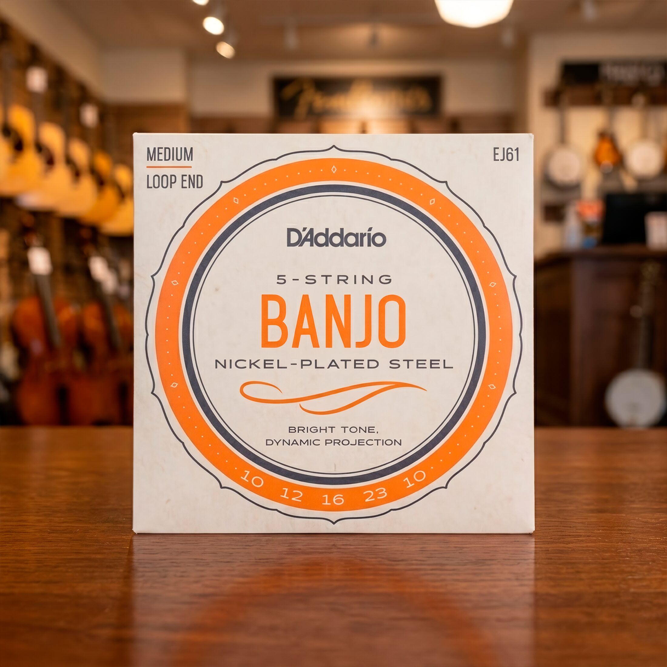 Cuerdas Banjo EJ61 Daddario juego para banjo de 5 cuerdas con acero niquelado y tono brillante. Juego de Cuerdas Banjo Daddario modelo EJ-61 con construcción loopend para ajuste universal EJ61 EXHIBIDO