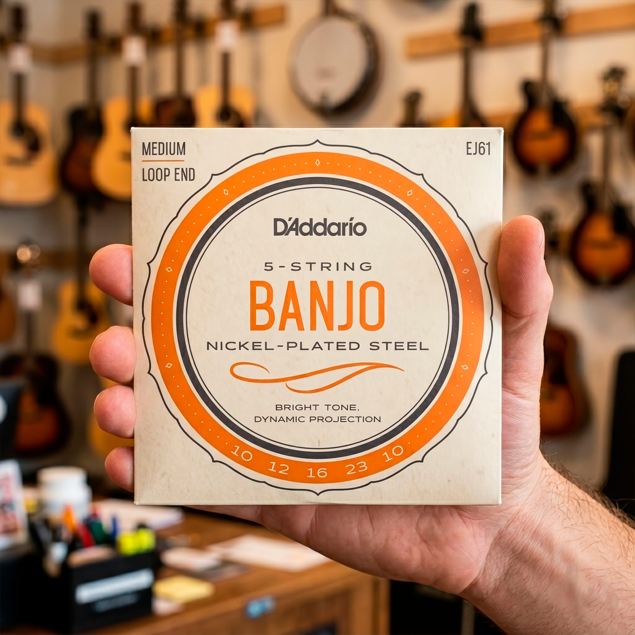Cuerdas Banjo EJ61 Daddario juego para banjo de 5 cuerdas con acero niquelado y tono brillante. Juego de Cuerdas Banjo Daddario modelo EJ-61 con construcción loopend para ajuste universal EJ61
