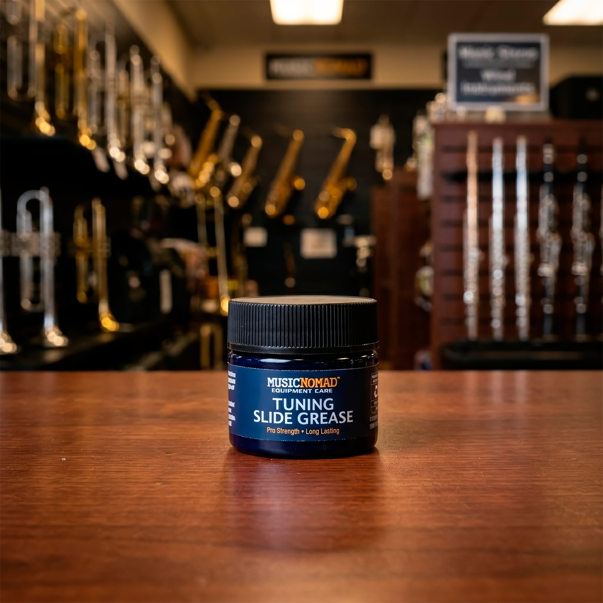 Grasa para bombas afinacion Music Nomad MN705, lubricante sintético 15 ml sin silicona ni lanolina para instrumentos de viento metal sobre una mesa