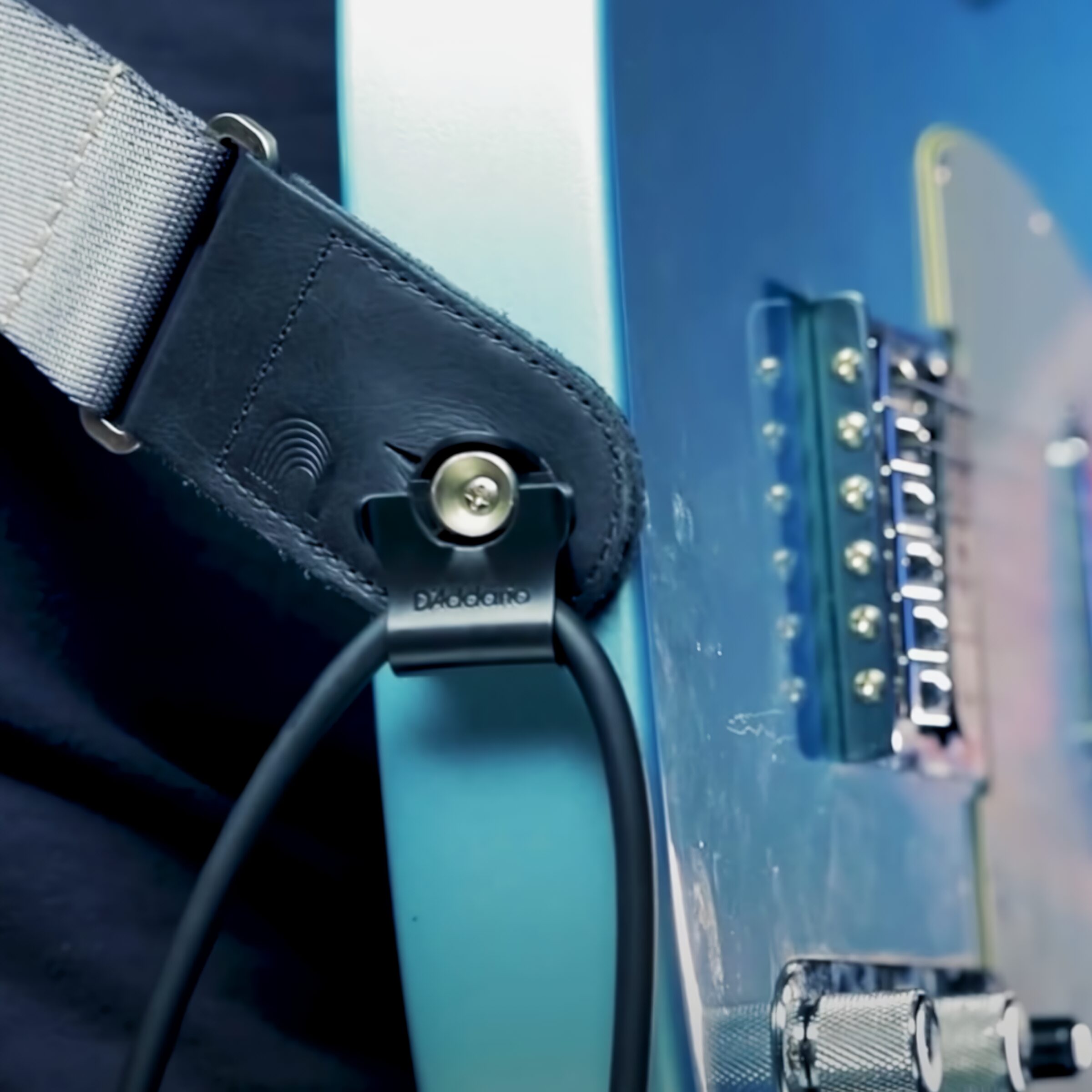 Seguros P Tahali Strap Lock Daddario Planet Waves PW-DLC-01 para guitarra CON CORREA SUJETANDO CABLES