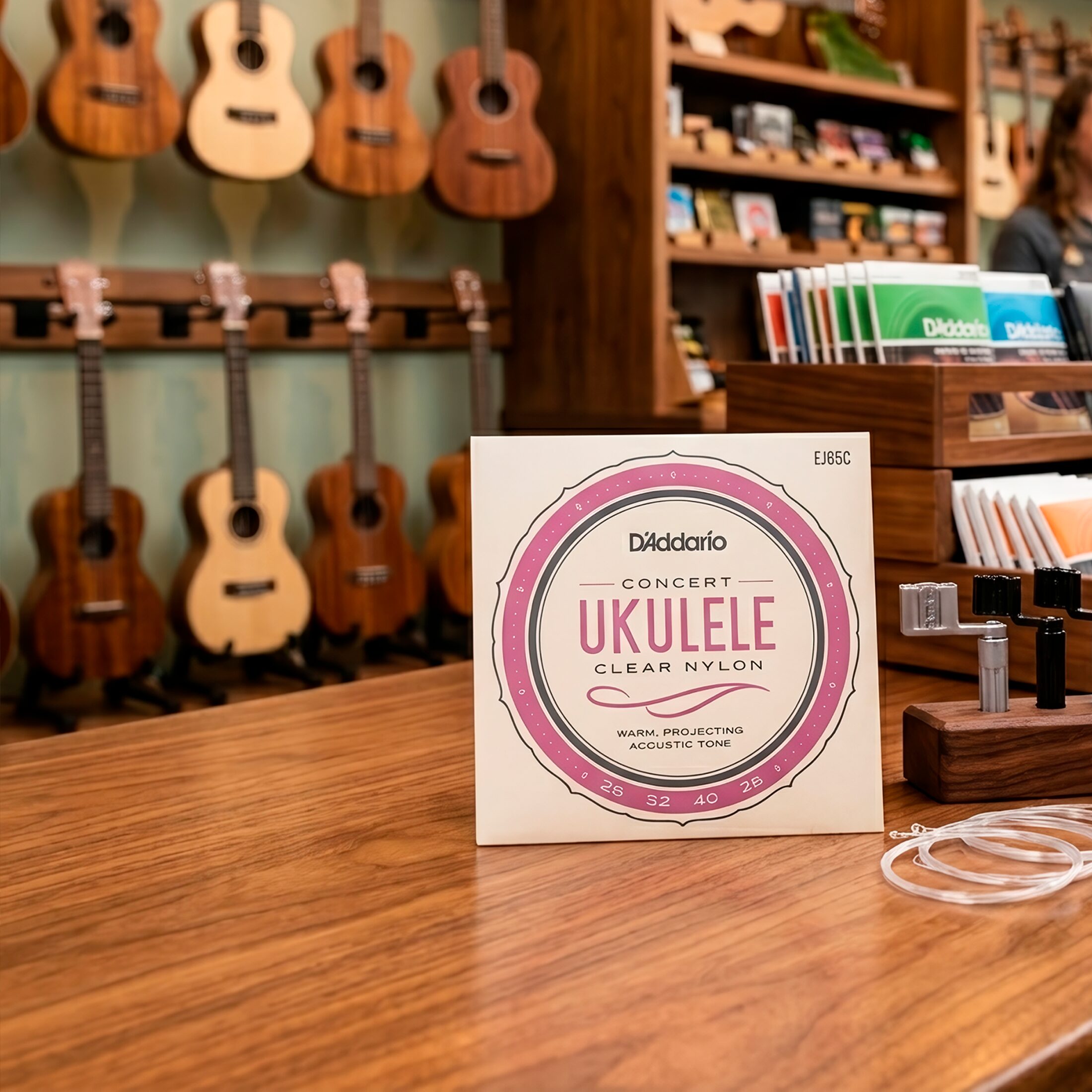 Cuerdas para Ukulele Daddario EJ65C Concert Clear Nylon con afinación estándar GCEA y sonido brillante de alta calidad.
