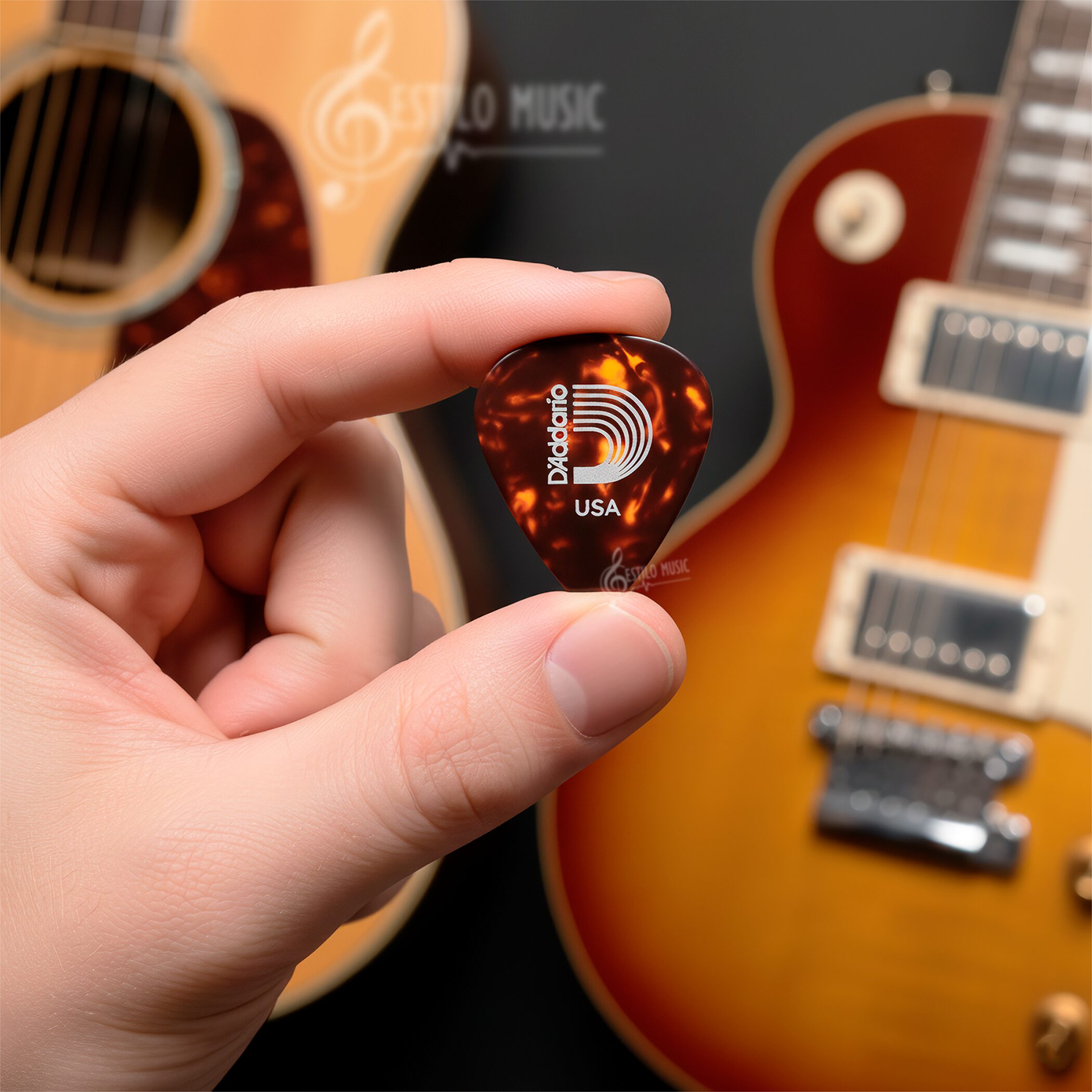 Paq De 10 Plumillas Daddario 0.70 mm de celuloide modelo 1CSH4-10 para guitarra acústica y eléctrica