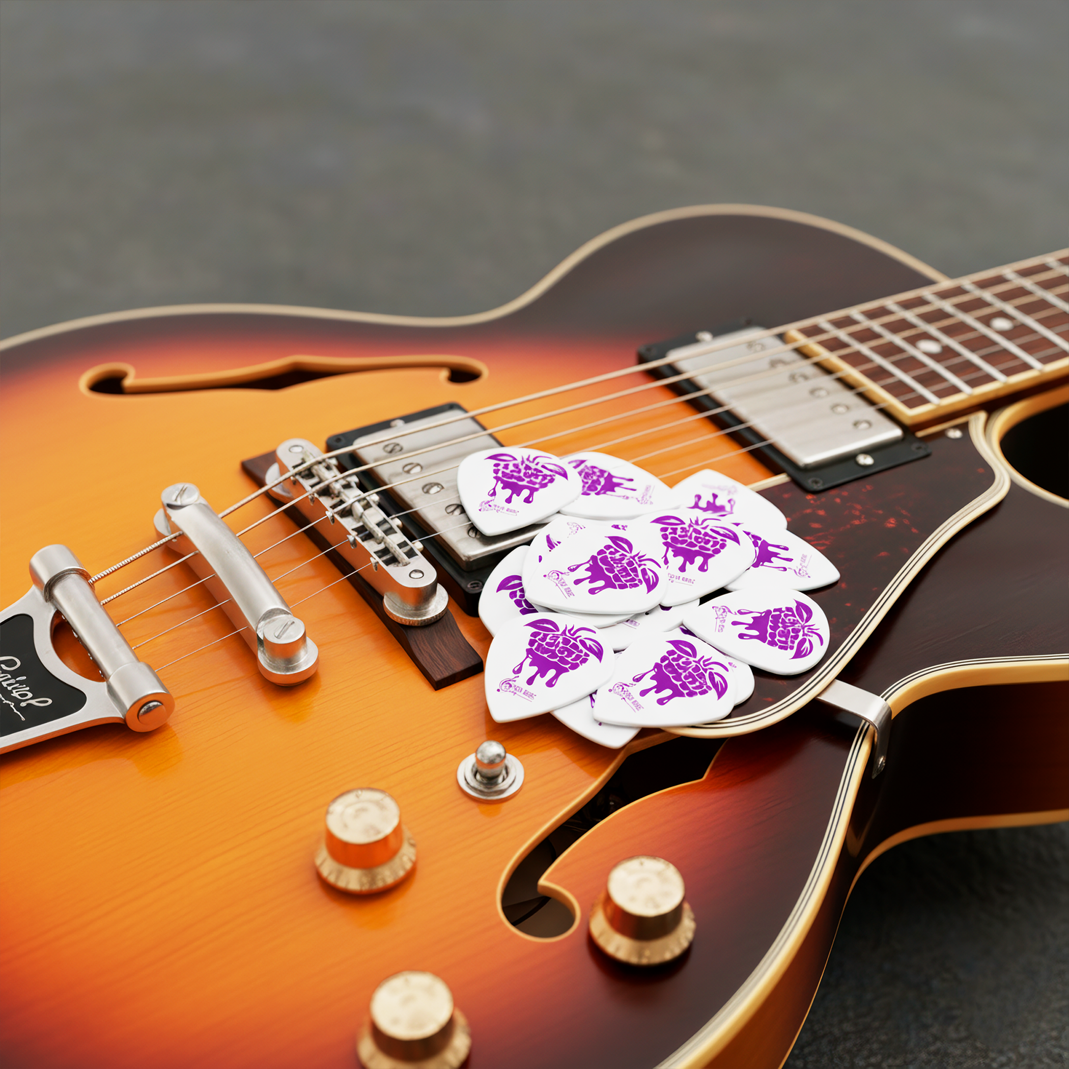 Paq De 10 Plumillas Jazz III 3 Derlin marca Estilo Music colección Cherry color blanco para guitarra y ejecuciones rápidas.