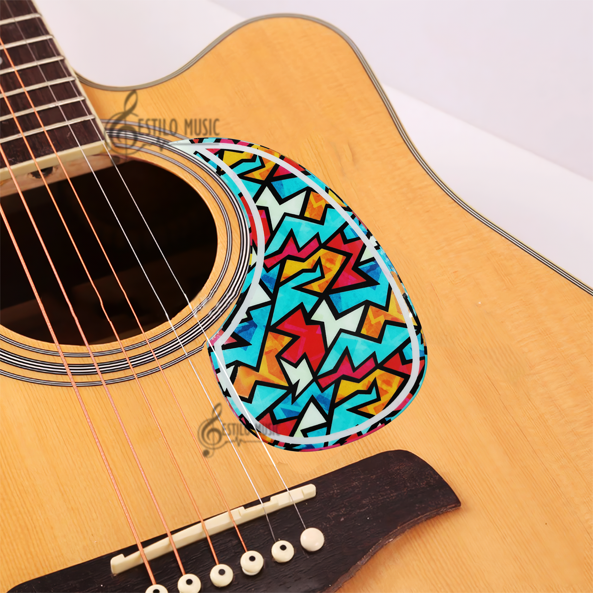 Protector de Guitarra Golpeador Pickguard EM autoadhesivo para guitarra acústica y clásica contra rayaduras y desgaste.