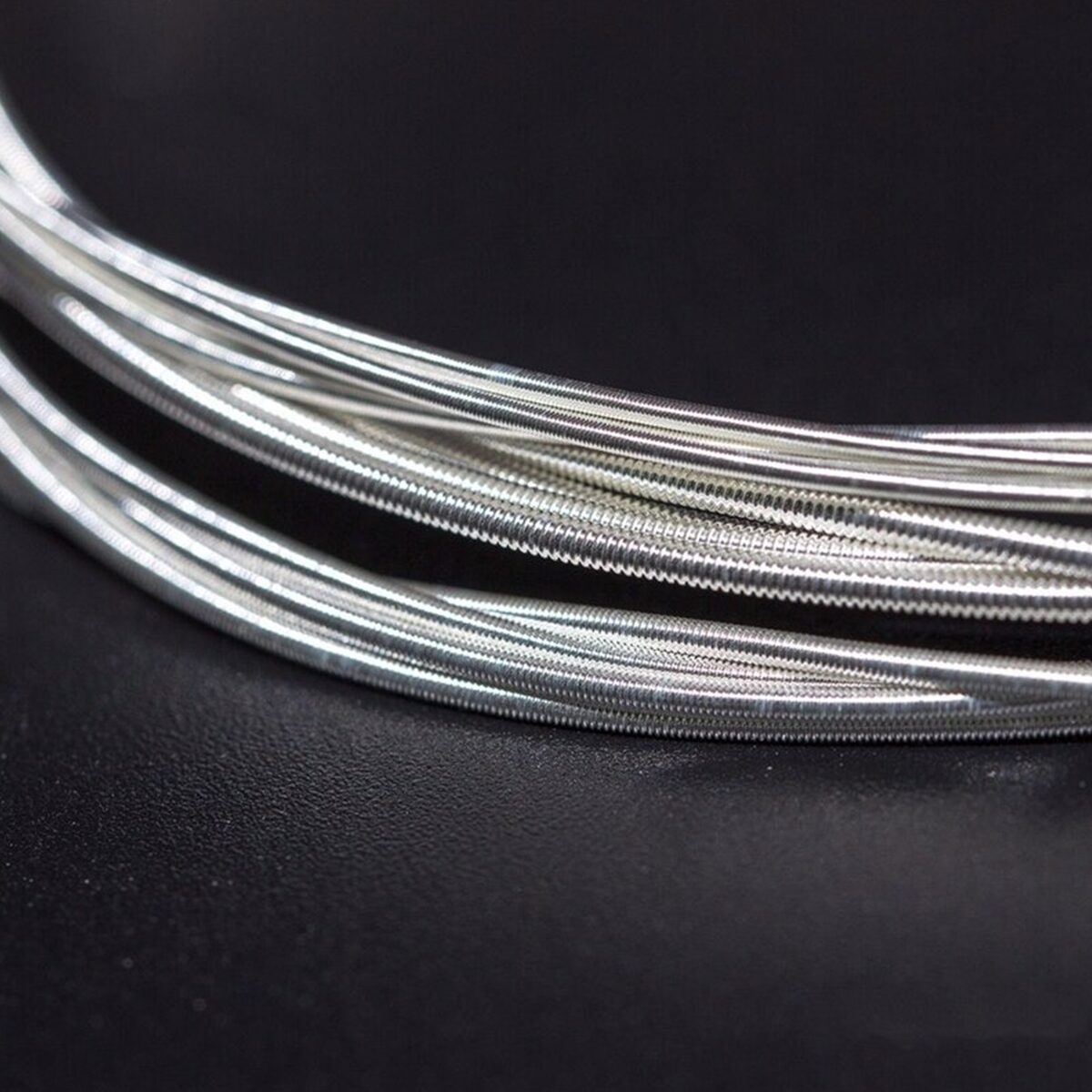 Cuerdas De Guitarra Clasica Nylon Orphee NX35 calibre 028-045 para guitarra clásica con tensión alta Hard Tension y sonido equilibrado.