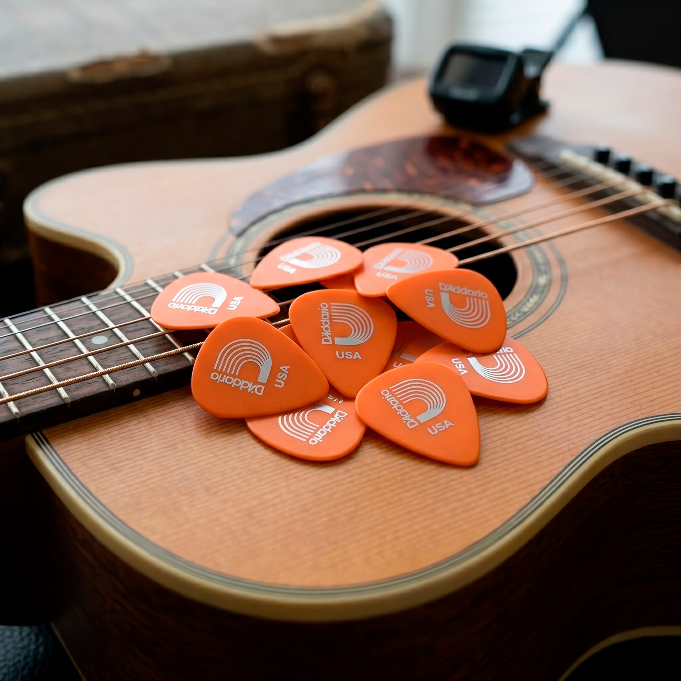 Puas Daddario Duralin Plumillas calibre 0.60 mm, paquete con 10 piezas fabricadas en USA, ideales para guitarra acústica y eléctrica.